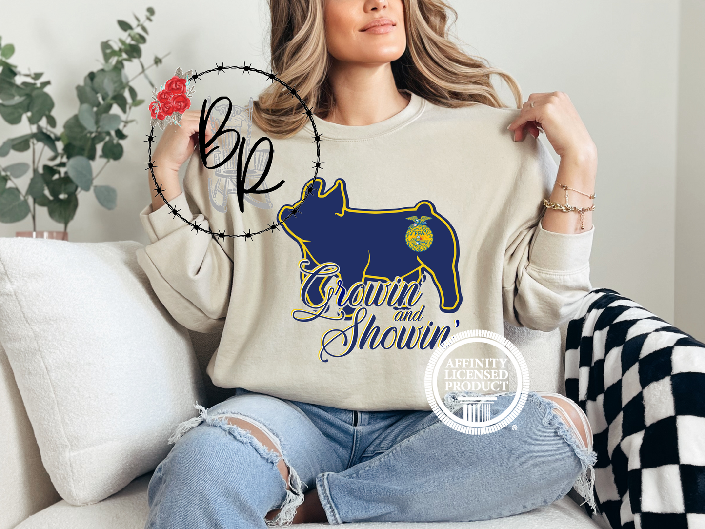 Growin' and Showin' with FFA Emblem with Pig Sweatshirt Crew