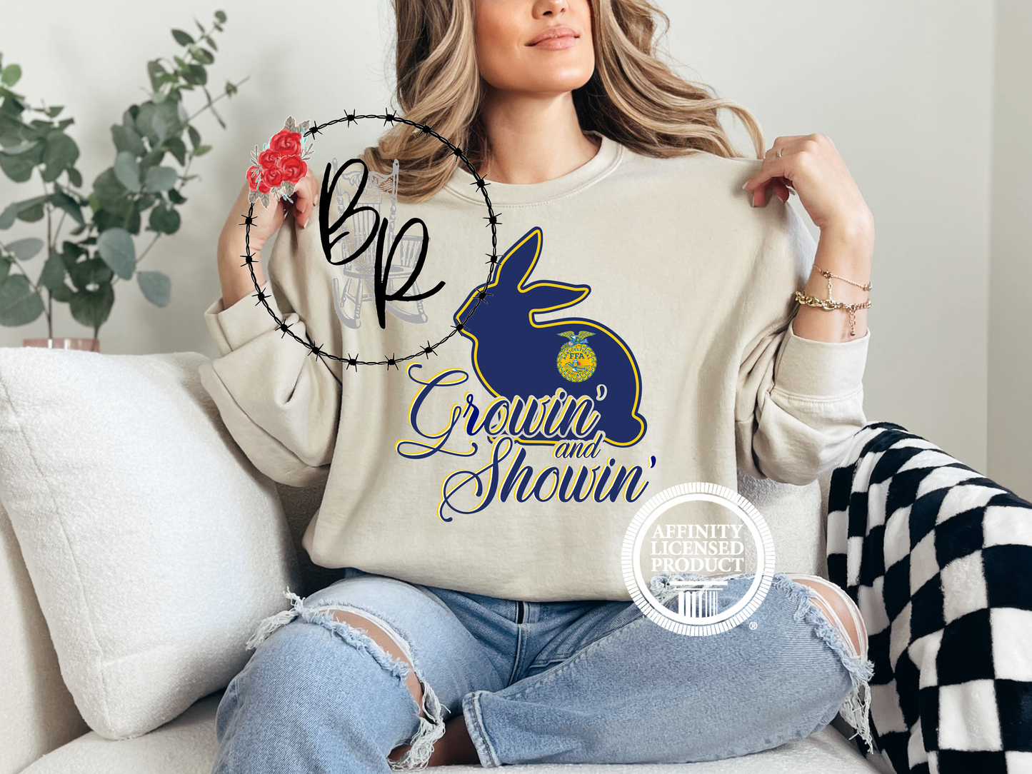 Growin' and Showin' with FFA Emblem with Rabbit Sweatshirt Crew